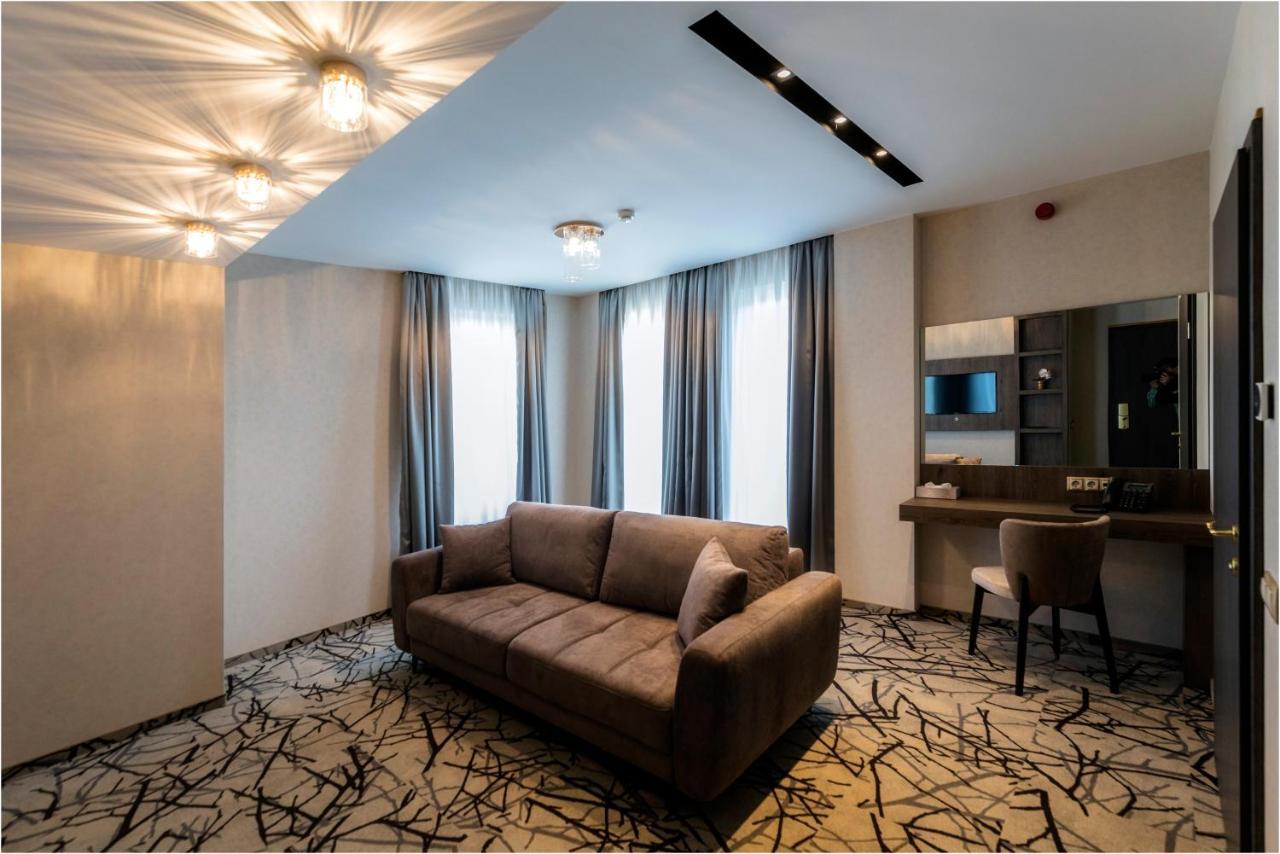 Hotel Szatmari & Etterem Jászberény Eksteriør billede