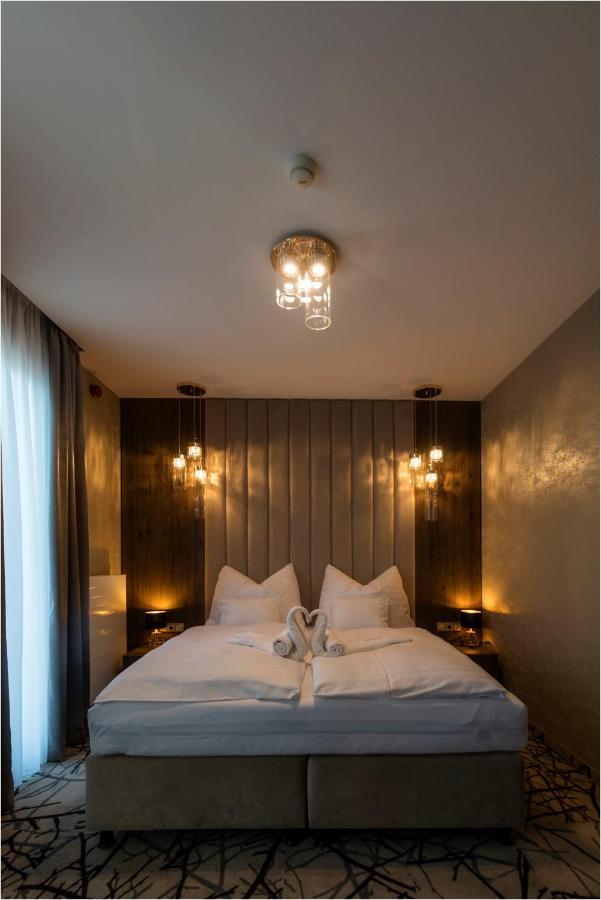 Hotel Szatmari & Etterem Jászberény Eksteriør billede