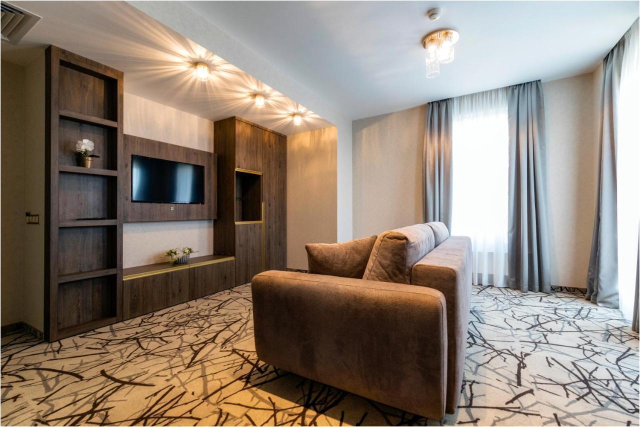 Hotel Szatmari & Etterem Jászberény Eksteriør billede
