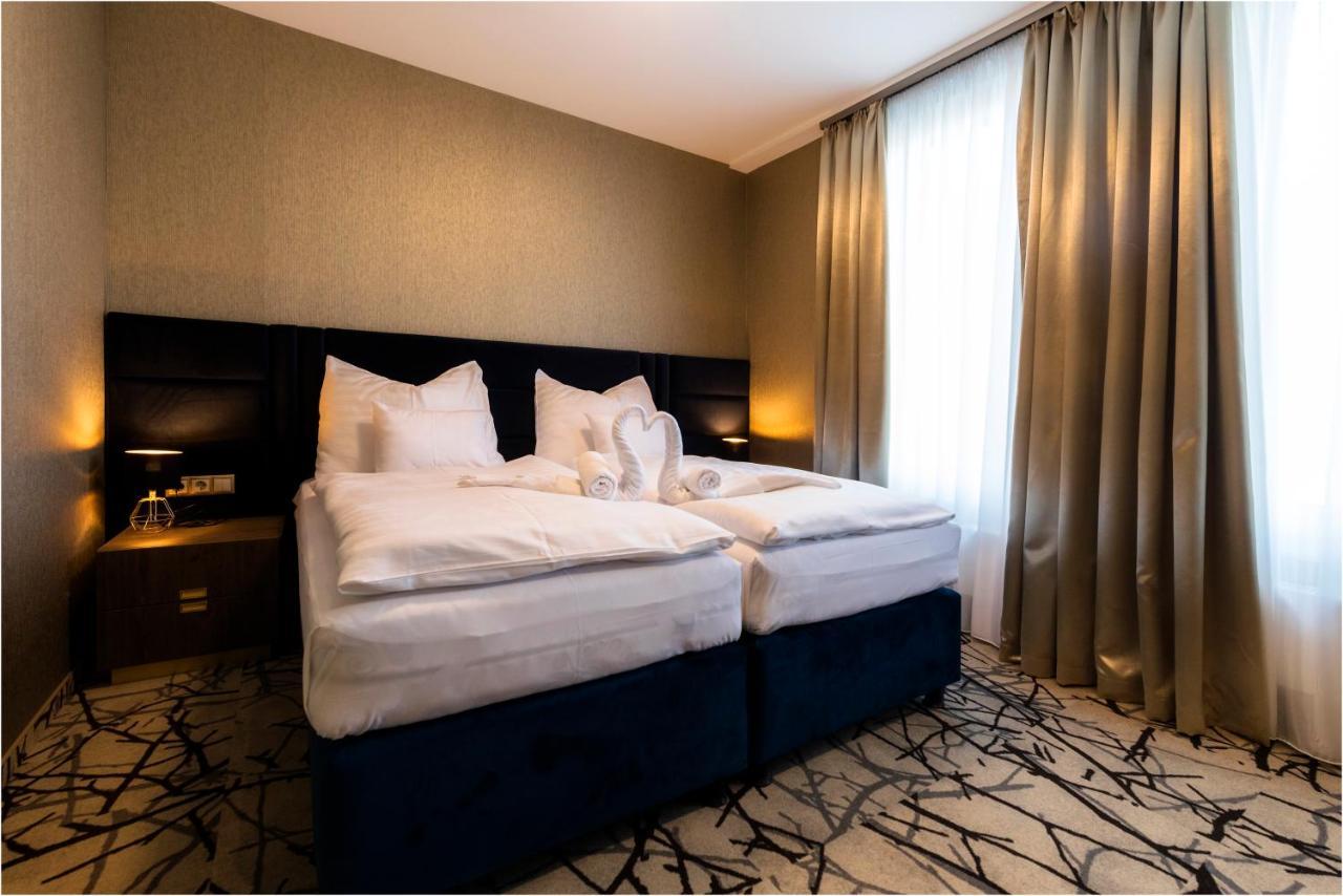 Hotel Szatmari & Etterem Jászberény Eksteriør billede