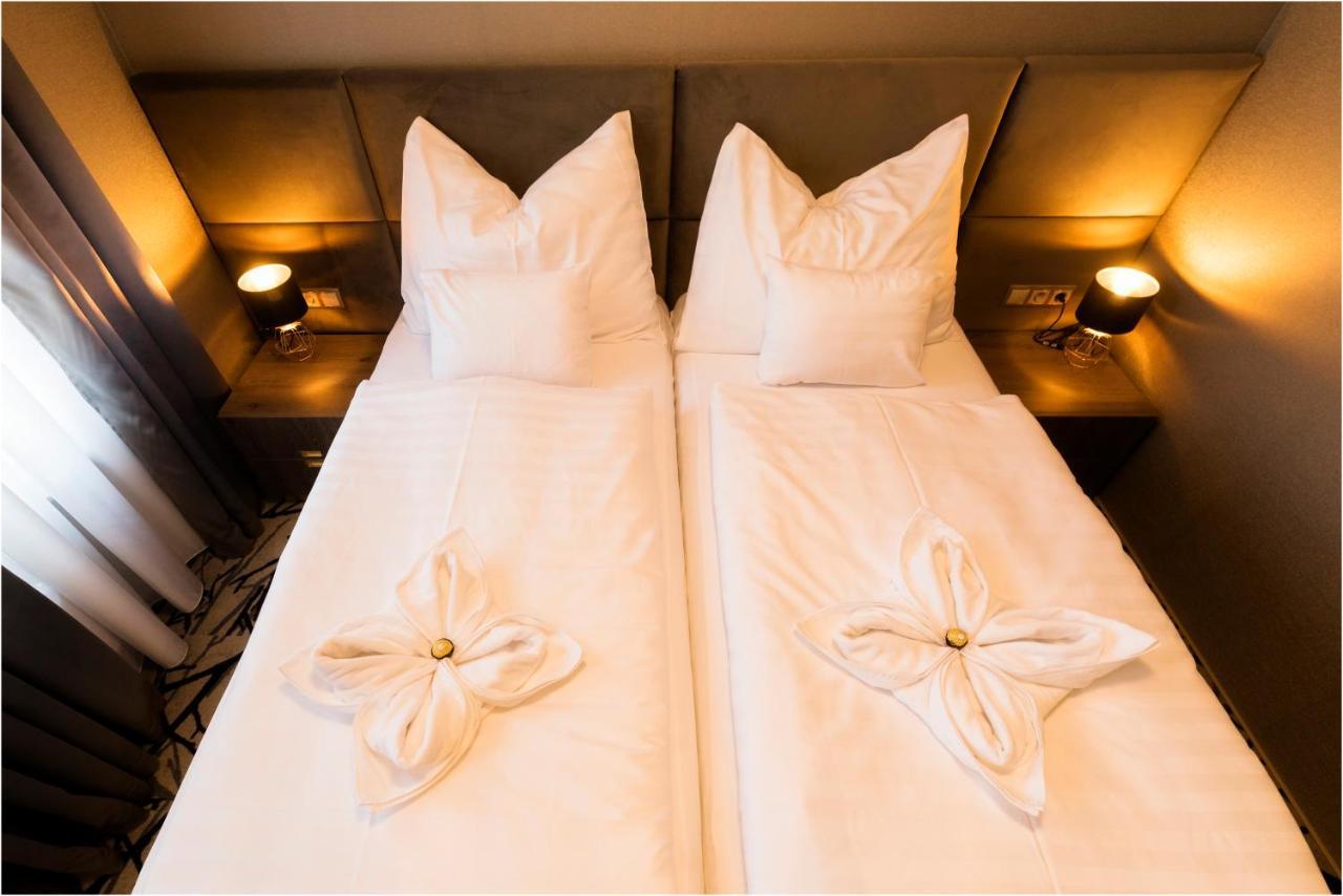 Hotel Szatmari & Etterem Jászberény Eksteriør billede