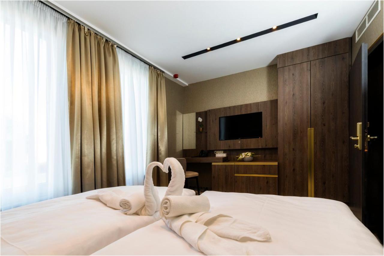 Hotel Szatmari & Etterem Jászberény Eksteriør billede