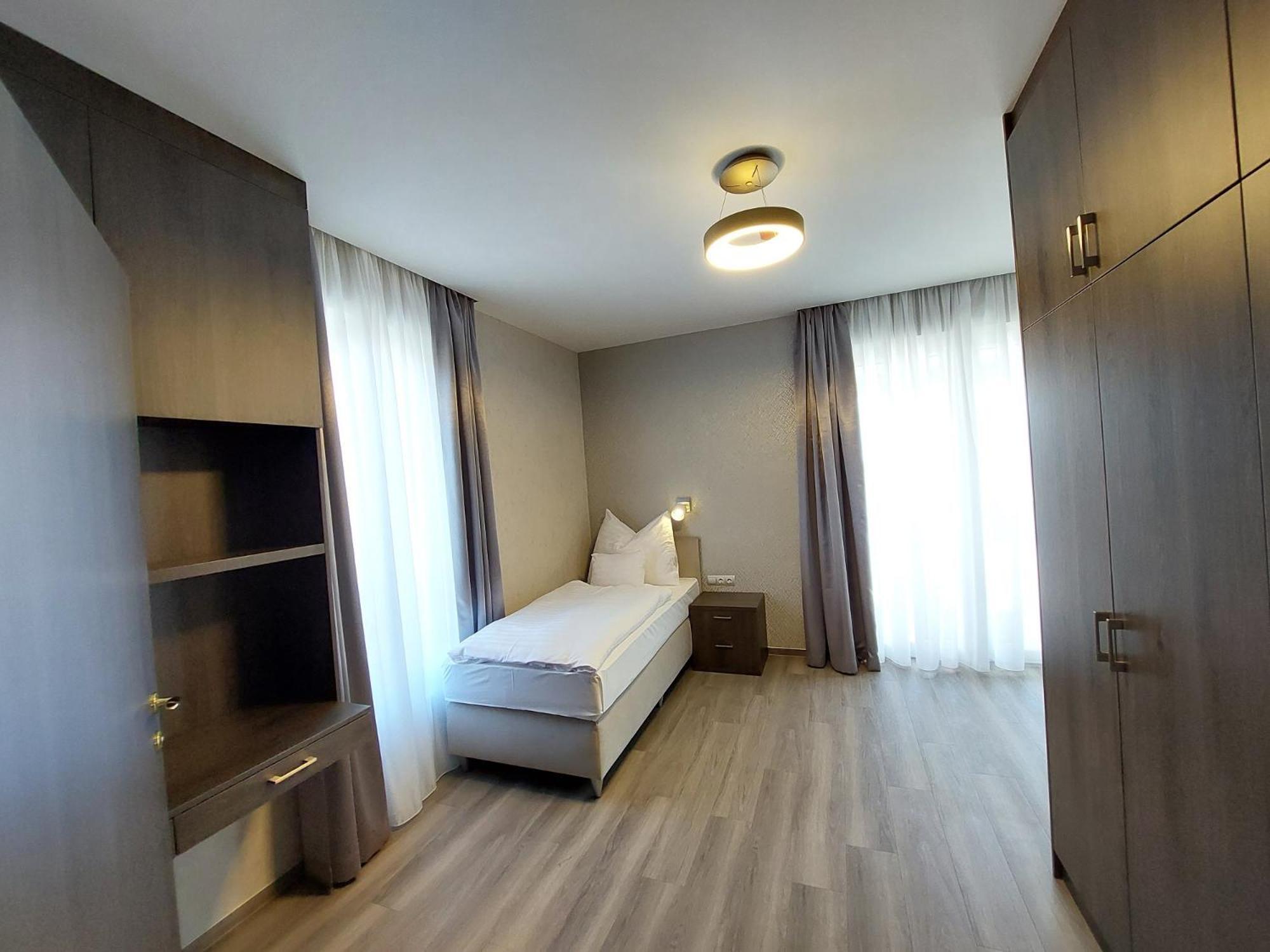 Hotel Szatmari & Etterem Jászberény Eksteriør billede